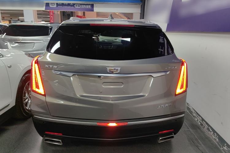 Used Cadillac XT5 2018 25T Luxury Model Rear