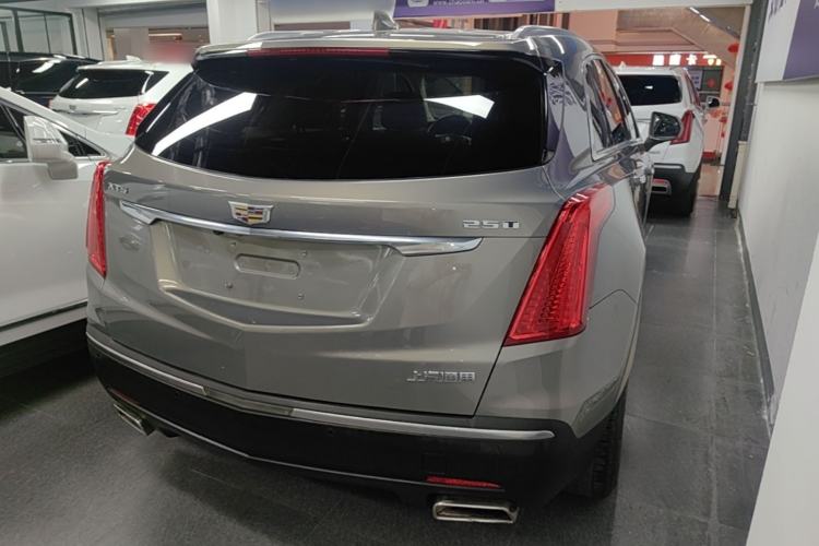 Used Cadillac XT5 2018 25T Luxury Model Rear Right 45 Deg