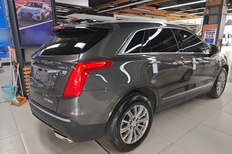Used Cadillac XT5 2018 28T Four-Wheel Drive Luxury Model Rear Right 45 Deg