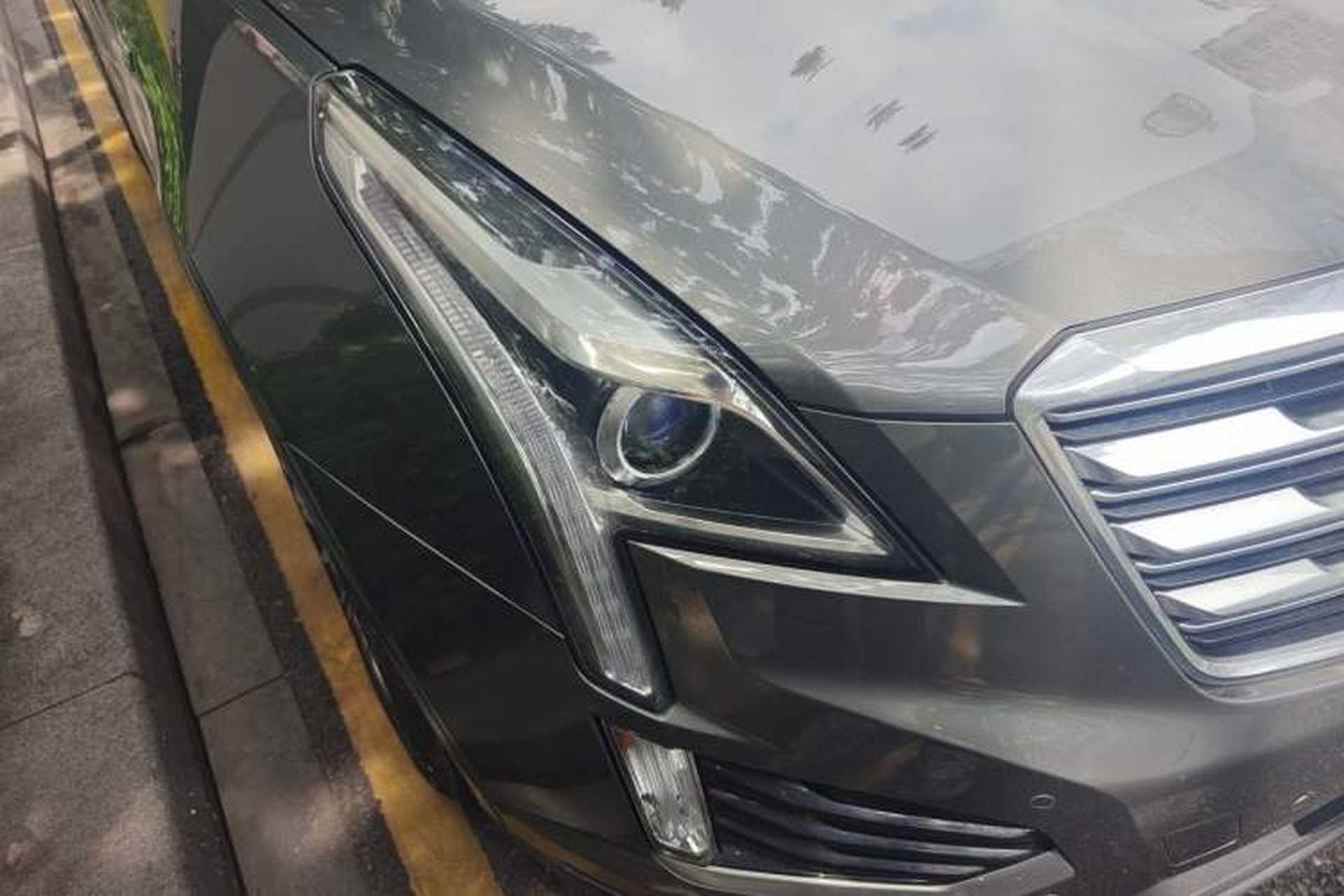 Used Cadillac XT5 2018 25T Luxury Model Right Front Headlight