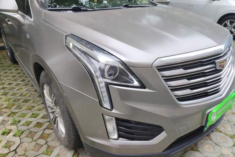 Used Cadillac XT5 2018 25T Luxury Model Right Front Headlight