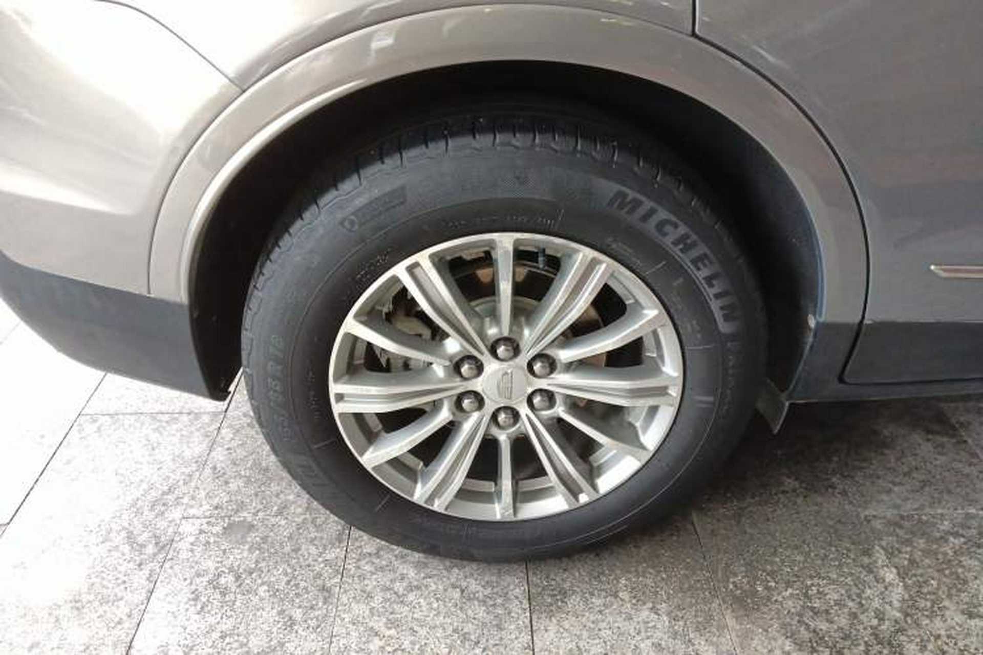 Used Cadillac XT5 2018 28T Four-Wheel Drive Luxury Model Right Rear Wheel Hub