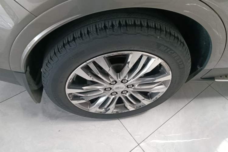 Used Cadillac XT5 2018 28E Four-Wheel Drive Leading Version Right Rear Wheel Hub