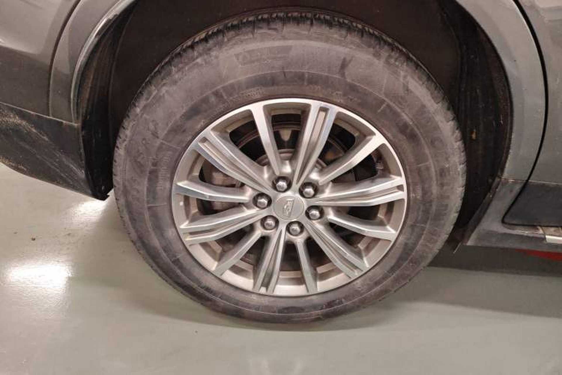 Used Cadillac XT5 2018 25T Luxury Model Right Rear Wheel Hub