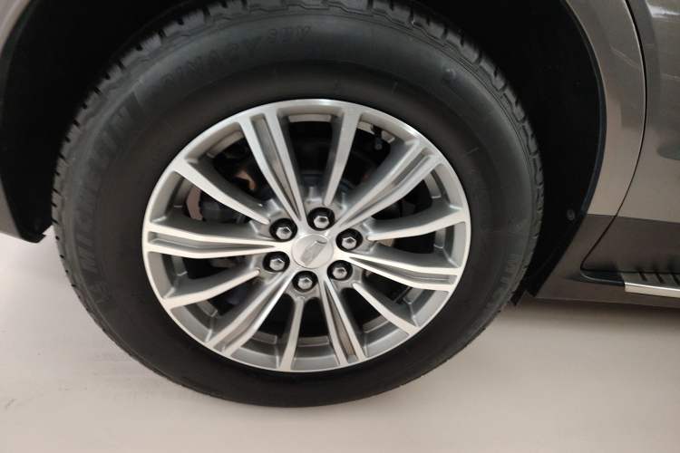 Used Cadillac XT5 2018 25T Luxury Model Right Rear Wheel Hub