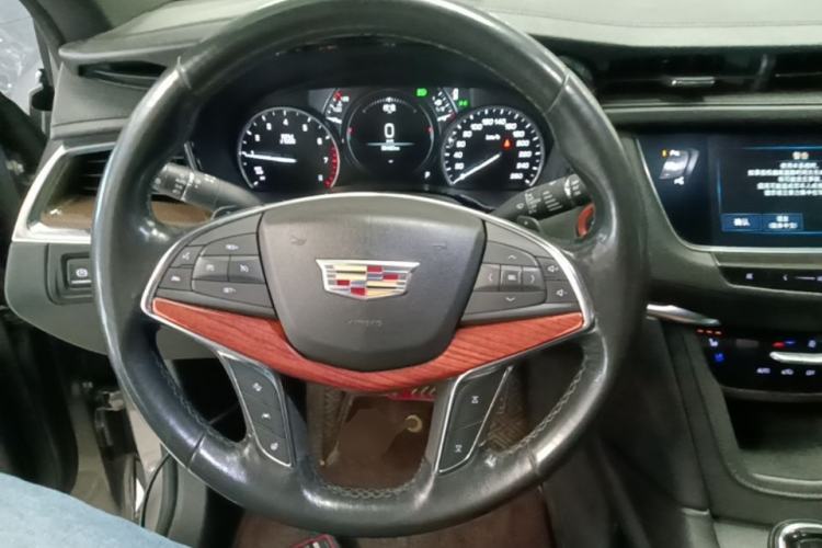 Used Cadillac XT5 2018 28E Four-Wheel Drive Leading Version Steering Wheel