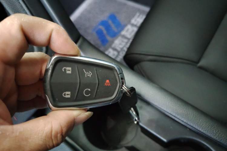 Used Cadillac XT5 2018 25T Luxury Model Vehicle Key
