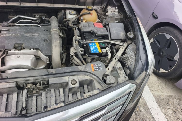Used Cadillac XT5 2018 28T Four-Wheel Drive Luxury Model Engine Bay Left