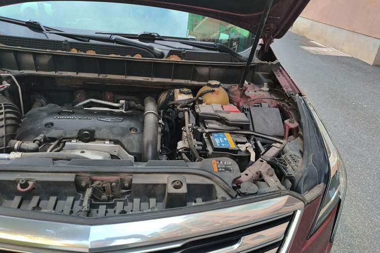 Used Cadillac XT5 2018 28T Four-Wheel Drive Luxury Model Engine Bay Left