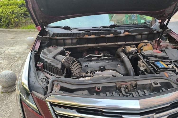 Used Cadillac XT5 2018 28T Four-Wheel Drive Luxury Model Engine Bay Right