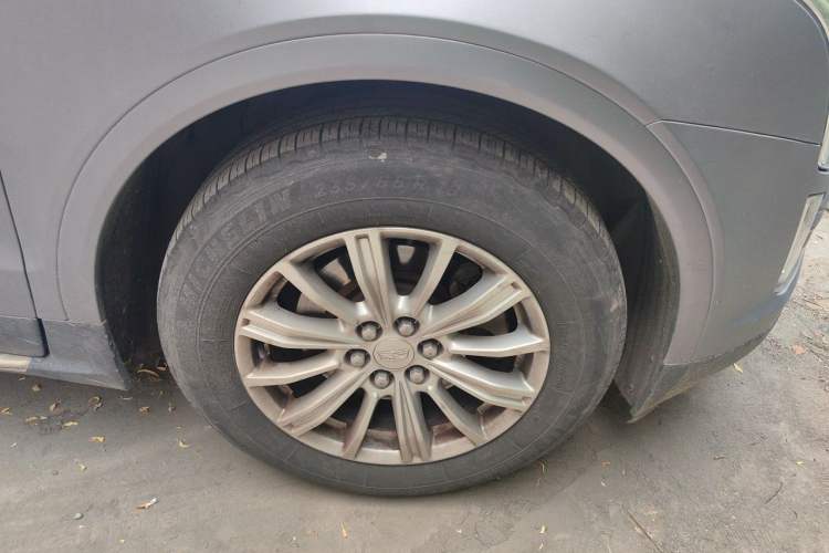 Used Cadillac XT5 2018 25T Tech Model Exterior 7