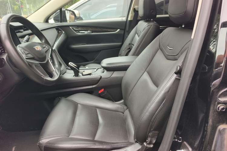Used Cadillac XT5 2018 28T Four-Wheel Drive Luxury Model Left Front Seat