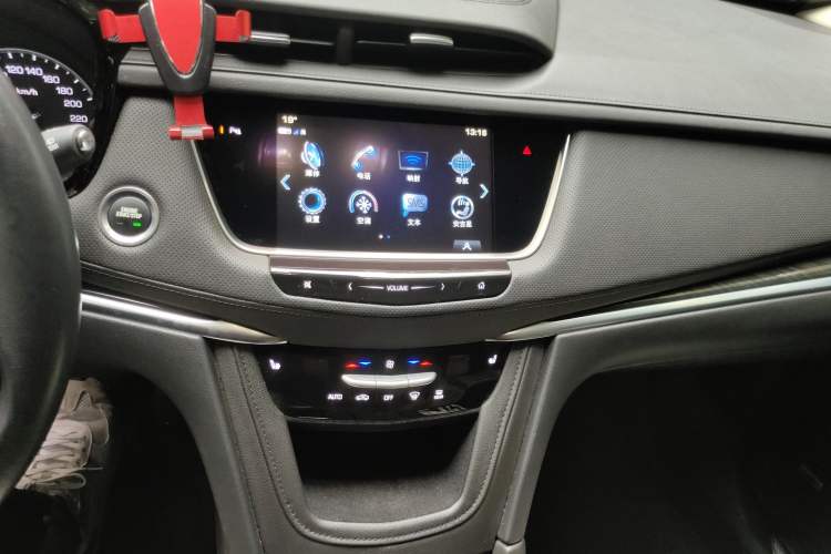 Used Cadillac XT5 2018 25T Luxury Model Audio And AC Panel
