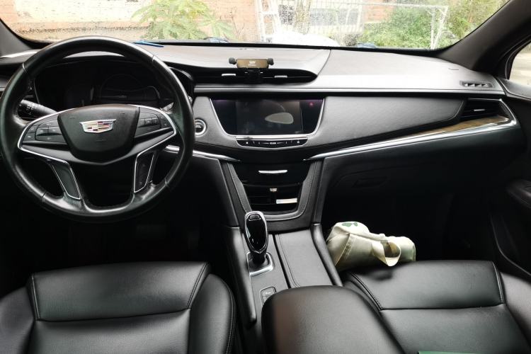 Used Cadillac XT5 2018 28E Four-Wheel Drive Tech Version Center Console