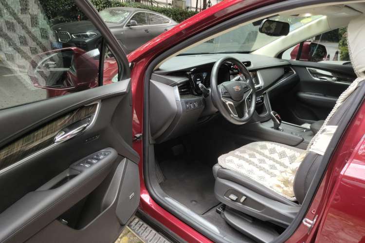 Used Cadillac XT5 2018 25T Luxury Model Driver Seat