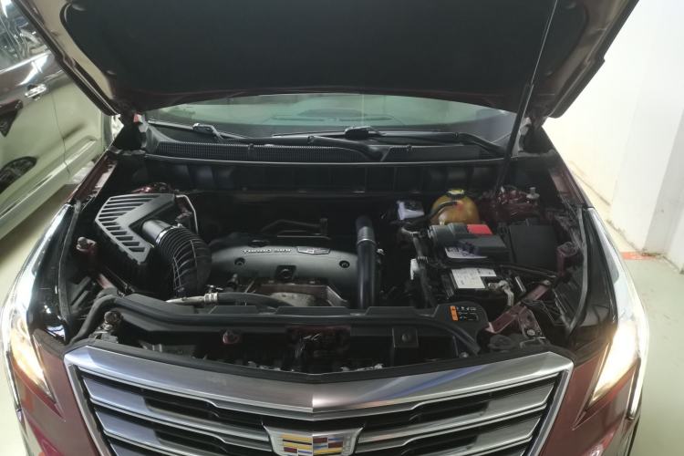 Used Cadillac XT5 2018 25T Luxury Model Engine Bay