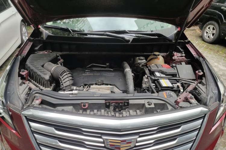 Used Cadillac XT5 2018 25T Luxury Model Engine Bay