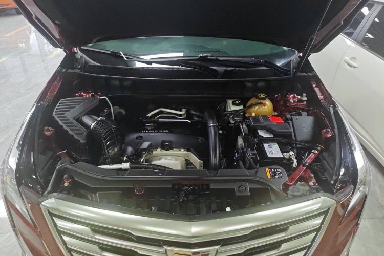 Used Cadillac XT5 2018 25T Luxury Model Engine Bay