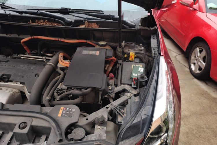 Used Cadillac XT5 2018 28E Four-Wheel Drive Tech Version Engine Bay Left