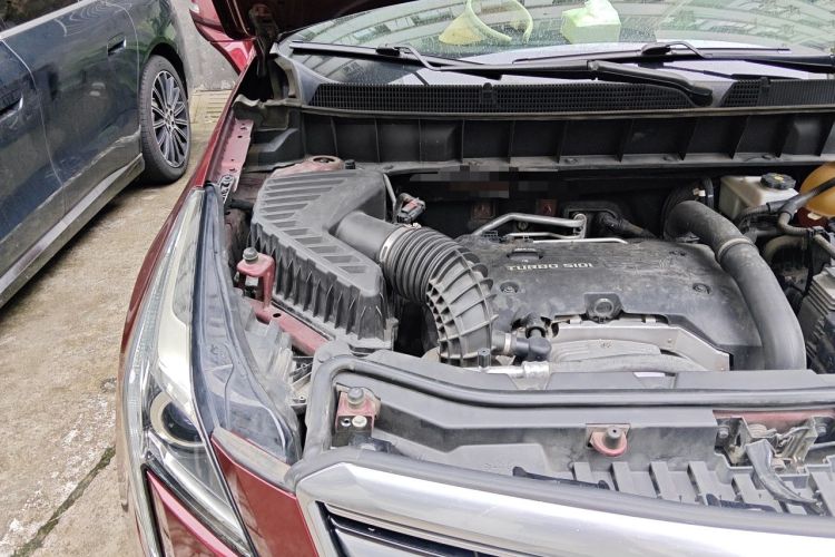 Used Cadillac XT5 2018 25T Luxury Model Engine Bay Right