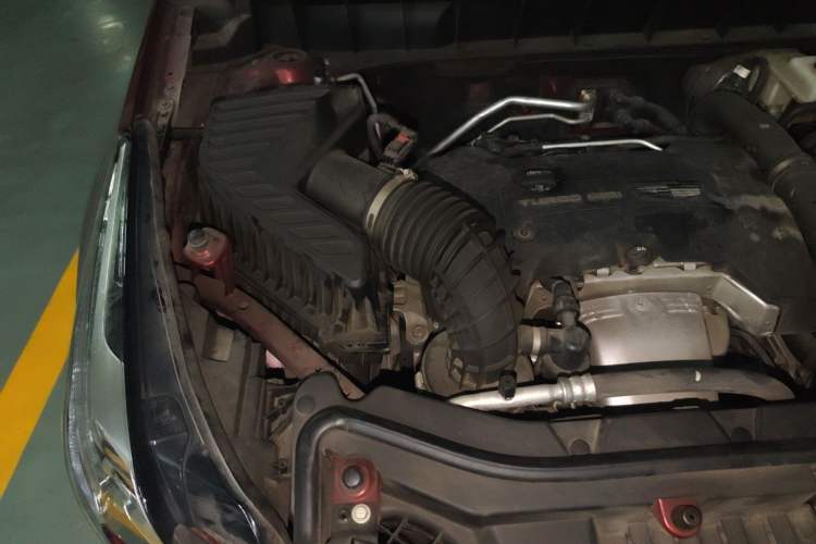 Used Cadillac XT5 2018 25T Luxury Model Engine Bay Right