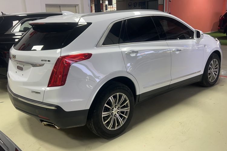 Used Cadillac XT5 2018 25T Luxury Model Exterior 3