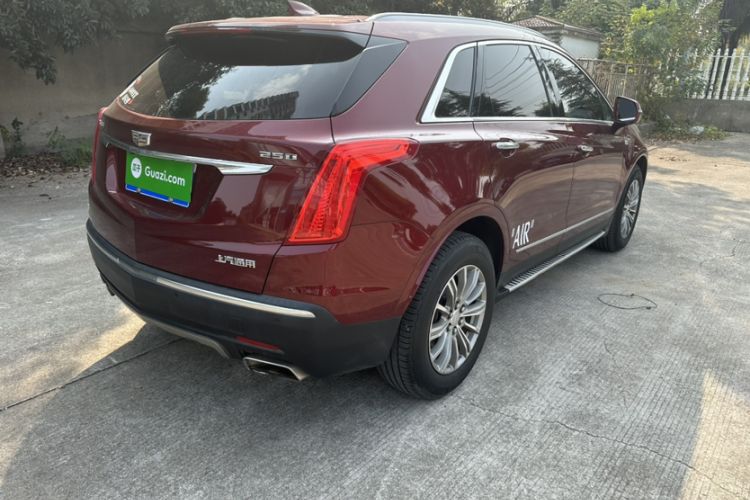 Used Cadillac XT5 2018 25T Luxury Model Exterior 4