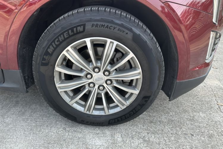 Used Cadillac XT5 2018 25T Luxury Model Exterior 5