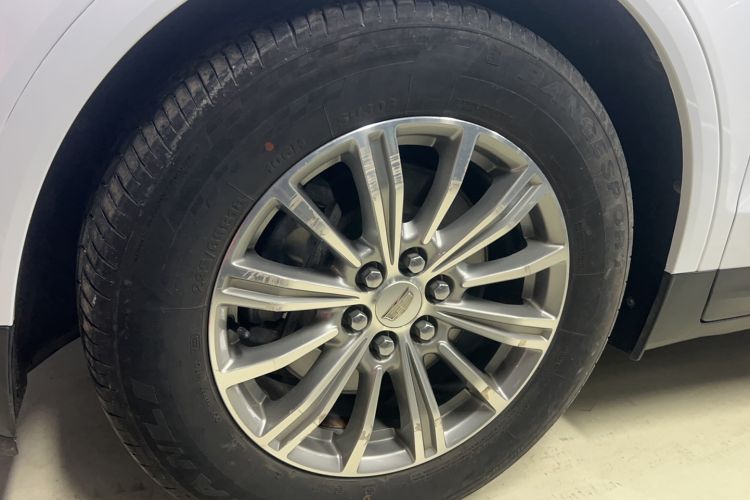 Used Cadillac XT5 2018 25T Luxury Model Exterior 6