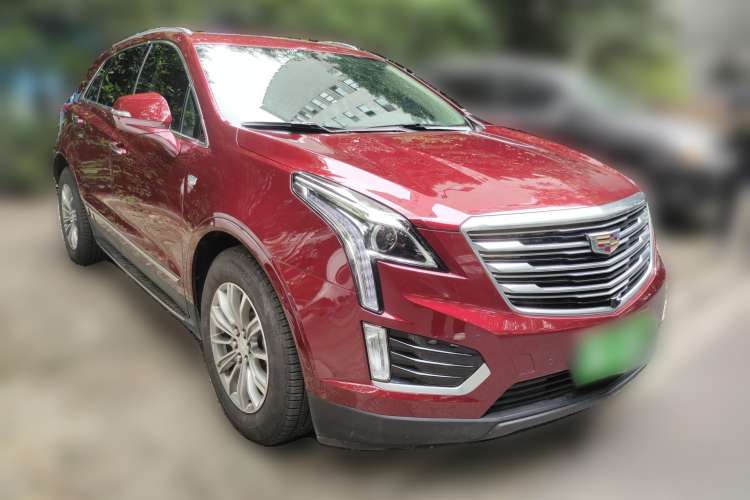 Used Cadillac XT5 2018 25T Luxury Model Front Right 45 Deg