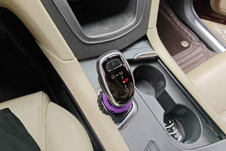 Used Cadillac XT5 2018 25T Luxury Model Gear Lever