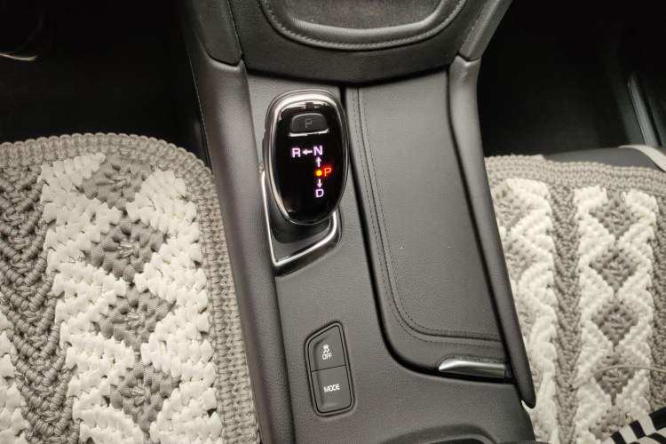 Used Cadillac XT5 2018 25T Luxury Model Gear Lever
