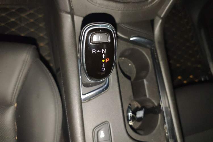 Used Cadillac XT5 2018 25T Luxury Model Gear Lever