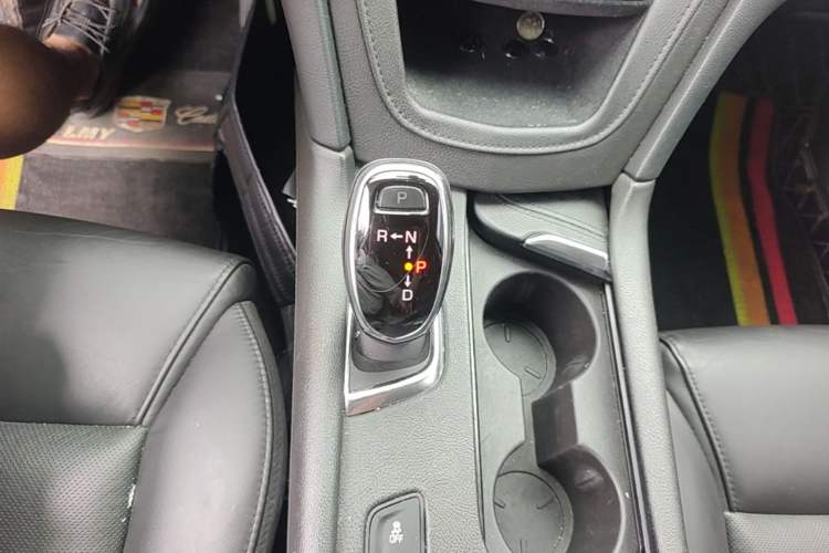 Used Cadillac XT5 2018 25T Luxury Model Gear Lever