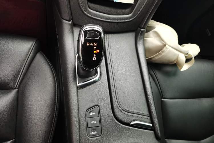 Used Cadillac XT5 2018 28E Four-Wheel Drive Tech Version Gear Lever