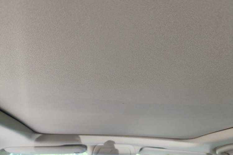 Used Cadillac XT5 2018 25T Luxury Model Headliner