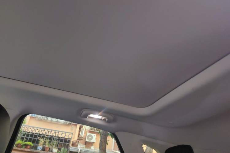 Used Cadillac XT5 2018 25T Luxury Model Headliner
