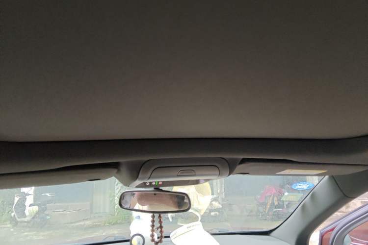 Used Cadillac XT5 2018 25T Luxury Model Headliner