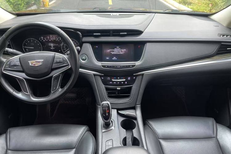 Used Cadillac XT5 2018 25T Luxury Model Interior 1