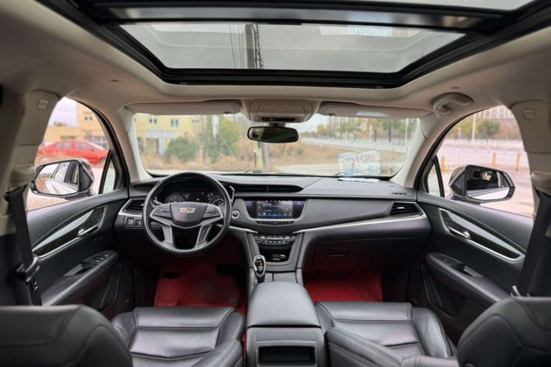 Used Cadillac XT5 2018 25T Luxury Model Interior 5
