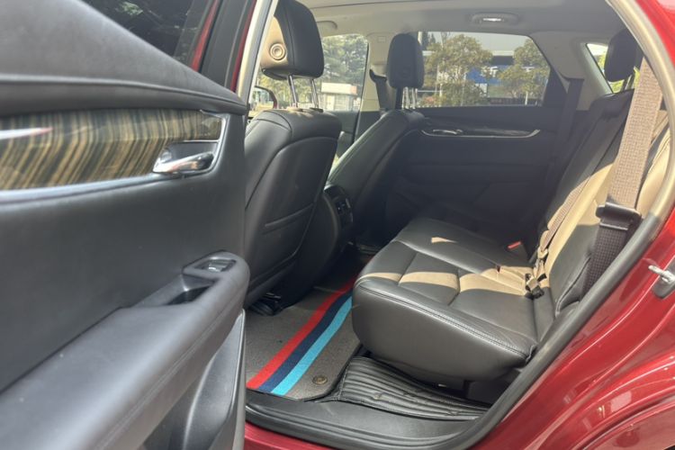 Used Cadillac XT5 2018 25T Luxury Model Interior 5