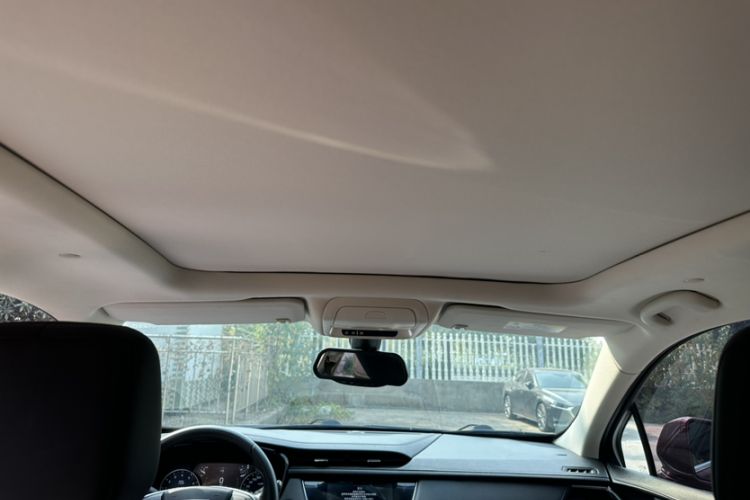 Used Cadillac XT5 2018 25T Luxury Model Interior 6
