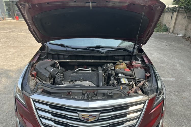 Used Cadillac XT5 2018 25T Luxury Model Interior 8