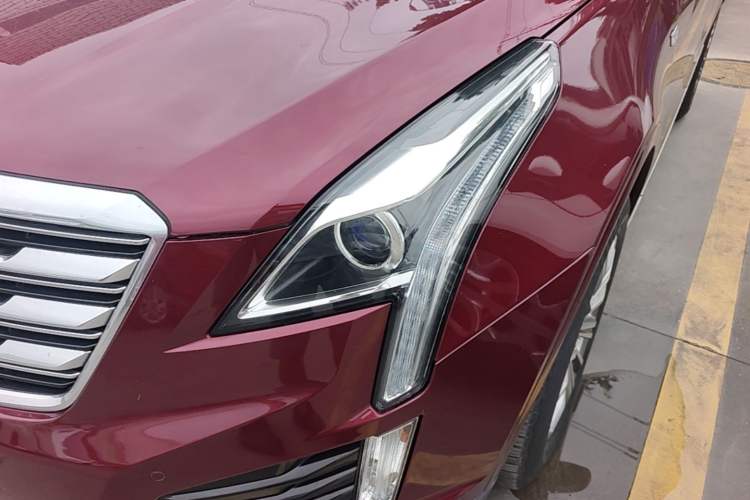 Used Cadillac XT5 2018 25T Luxury Model Left Front Headlight
