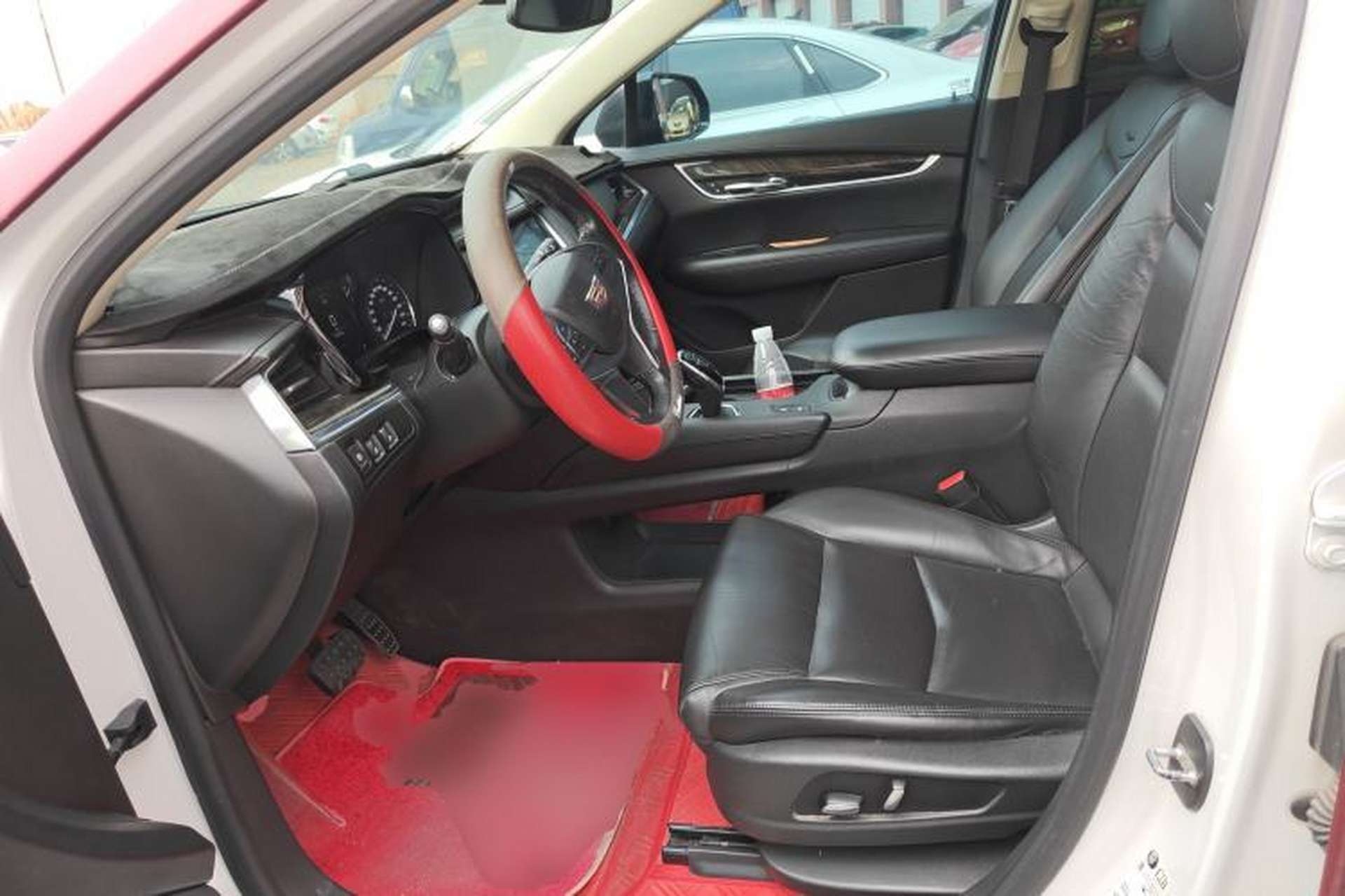 Used Cadillac XT5 2018 25T Luxury Model Left Front Seat