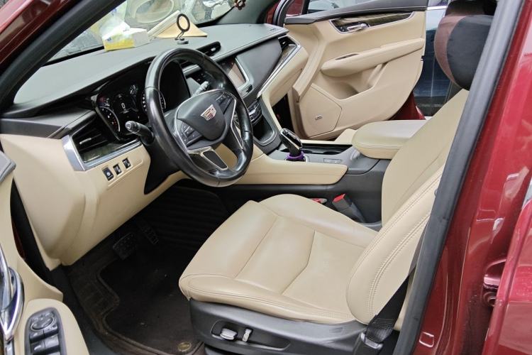 Used Cadillac XT5 2018 25T Luxury Model Left Front Seat
