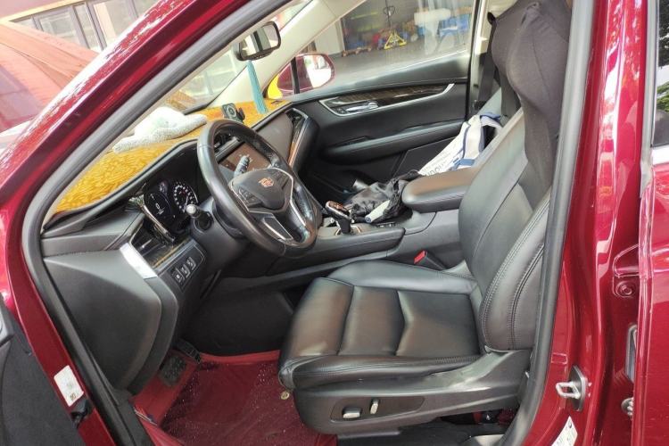 Used Cadillac XT5 2018 25T Luxury Model Left Front Seat