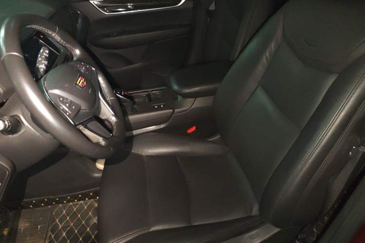 Used Cadillac XT5 2018 25T Luxury Model Left Front Seat