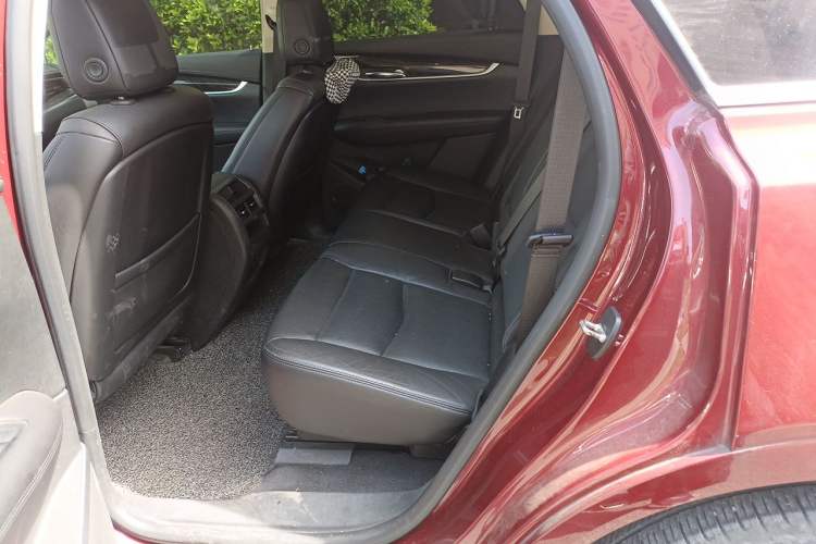 Used Cadillac XT5 2018 25T Luxury Model Left Rear Seat