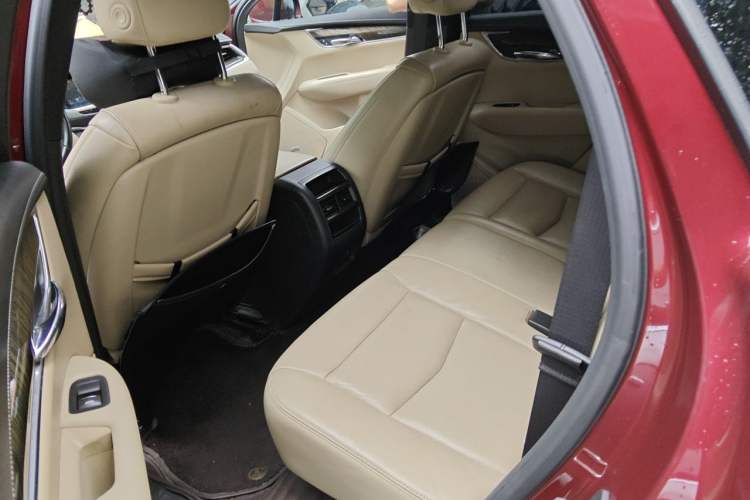 Used Cadillac XT5 2018 25T Luxury Model Left Rear Seat